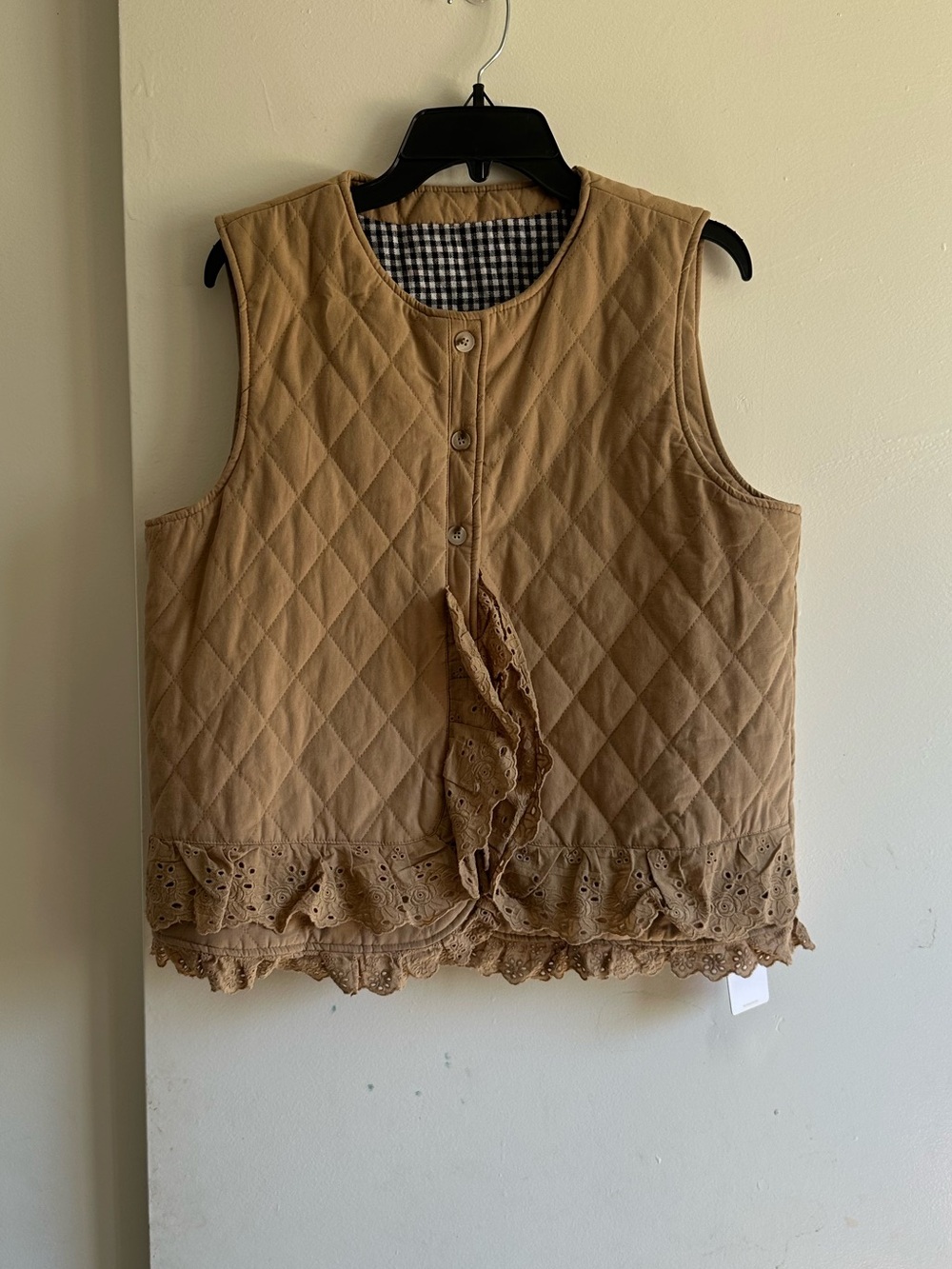 Quilted Lace-Trim Sleeveless Vest in Camel